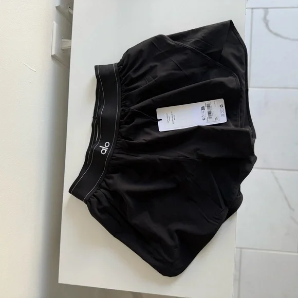 ALO Yoga Black Match Point Short with Branded Tag - Picture 2 of 6